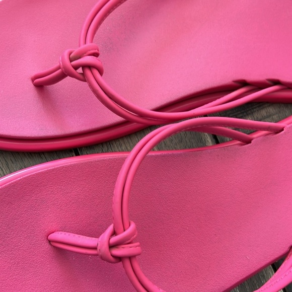 Olukai 'AKA Flip Flop Sandals Pink Plumeria Women’s Size 10 - Picture 3 of 6